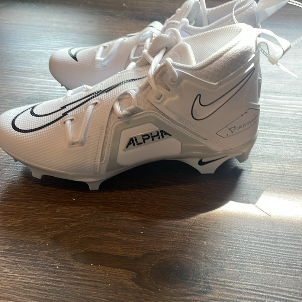 NWOT NIKE Alpha Menace Pro 3 Football Cleats Size 8 White CT-6649-109